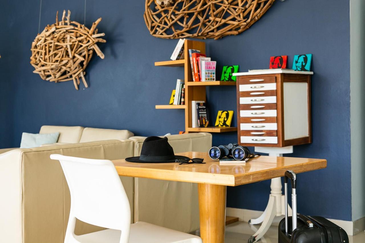Zzzone Boutique Hostel Hermanus Bagian luar foto