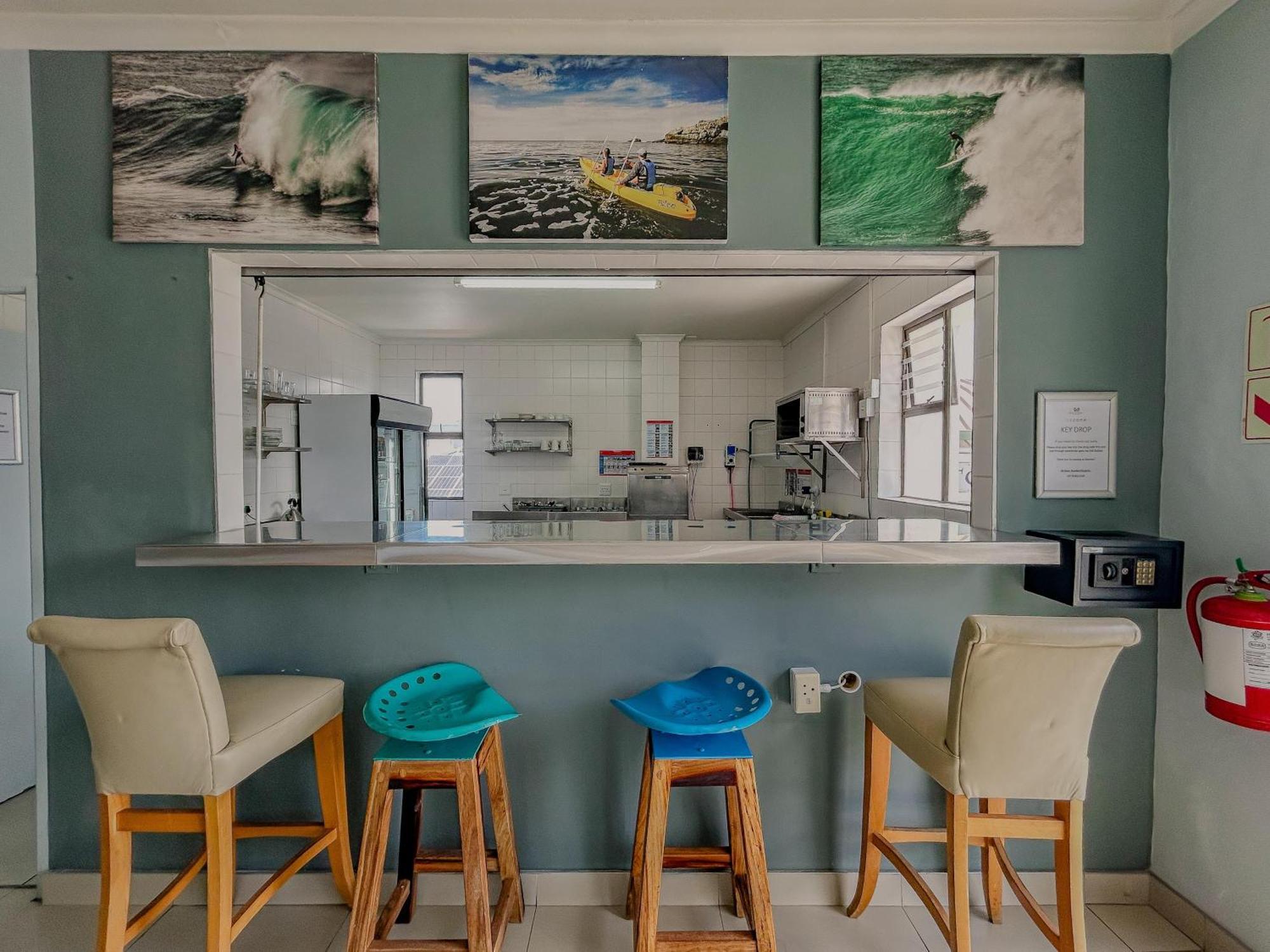 Zzzone Boutique Hostel Hermanus Bagian luar foto