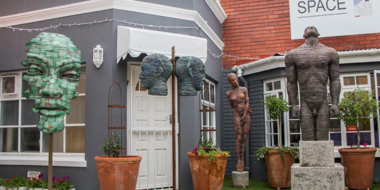 Zzzone Boutique Hostel Hermanus Bagian luar foto